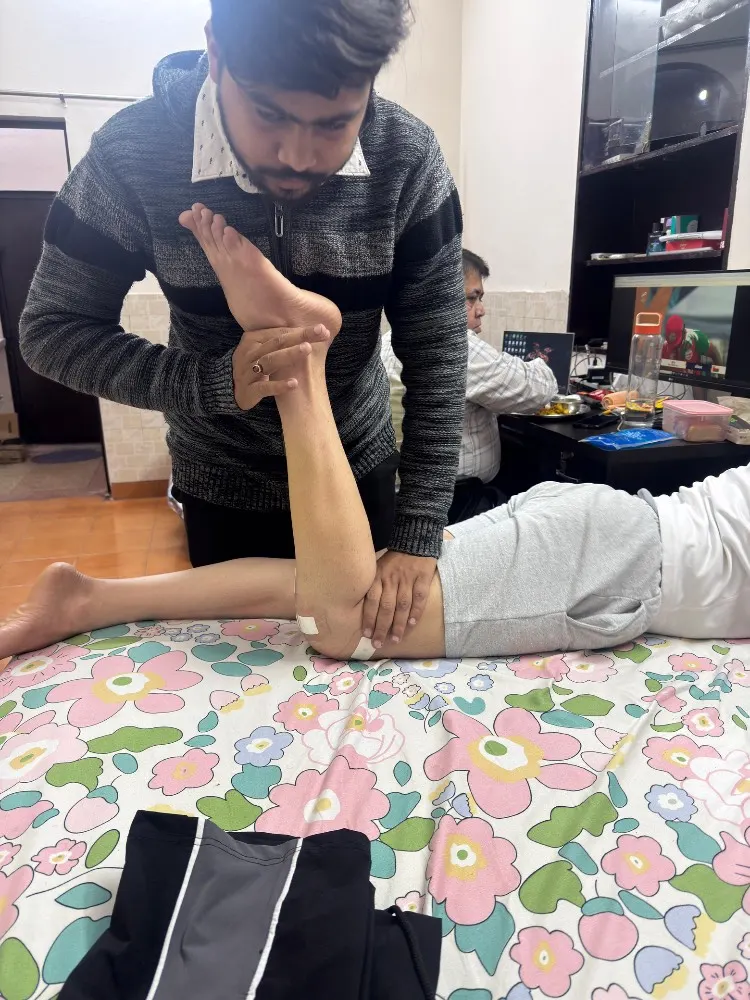 Shri Balaji Physiotherapy Clinic - Treatment facility and rehabilitation equipment in Kanpur Bypass, Kanpur Nagar - Photo 1