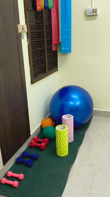 Srivariphysioclinics logo